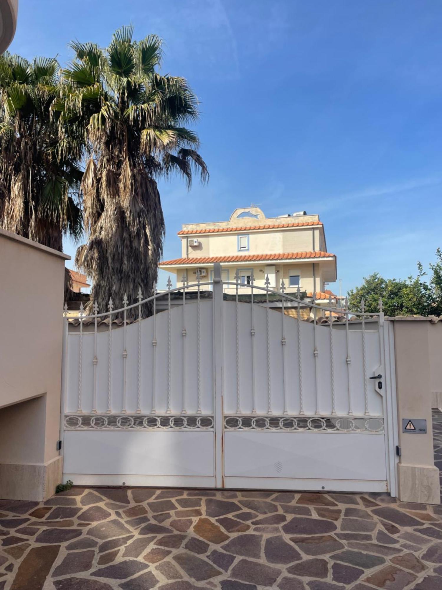 Home With Parking Near The Airport And Beach Fiumicino Eksteriør billede
